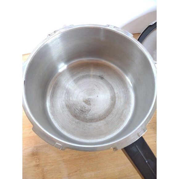 Vintage Presto Pressure Cooker Canner #804 with Jiggler - Picture 13 of 16